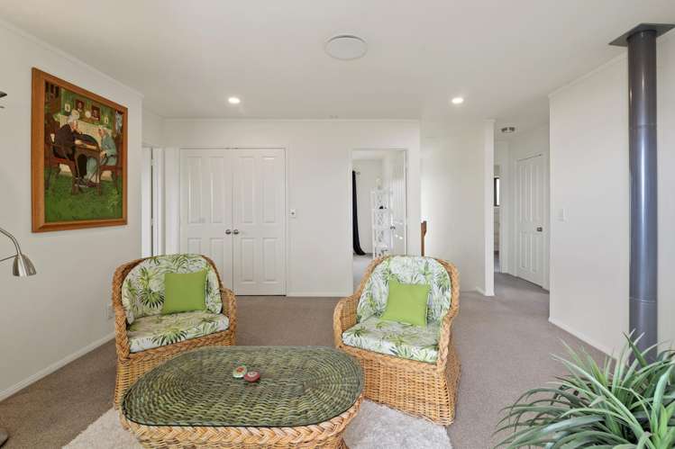 10A Cooper Avenue Holdens Bay_19