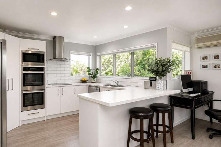 2 Fern Grove Taradale_10