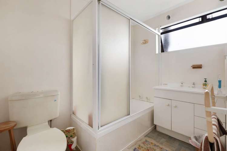 27 Roys Road Weymouth_13