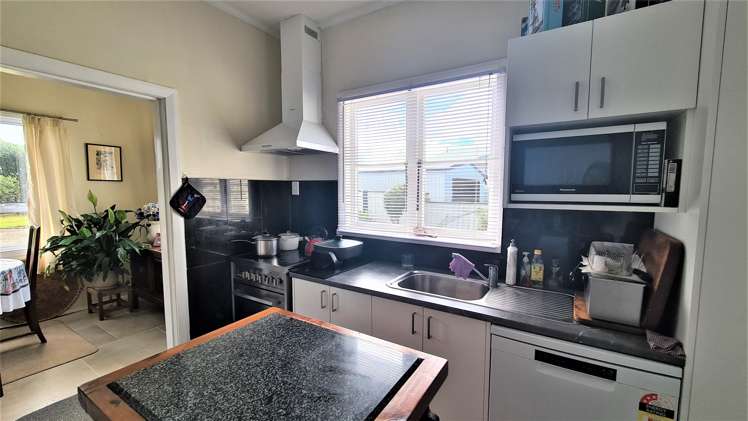 147 Tasman Street Opunake_5