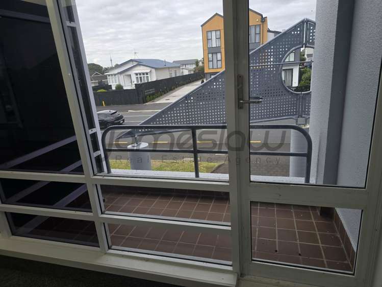 1A/129 Onewa Road Northcote_3