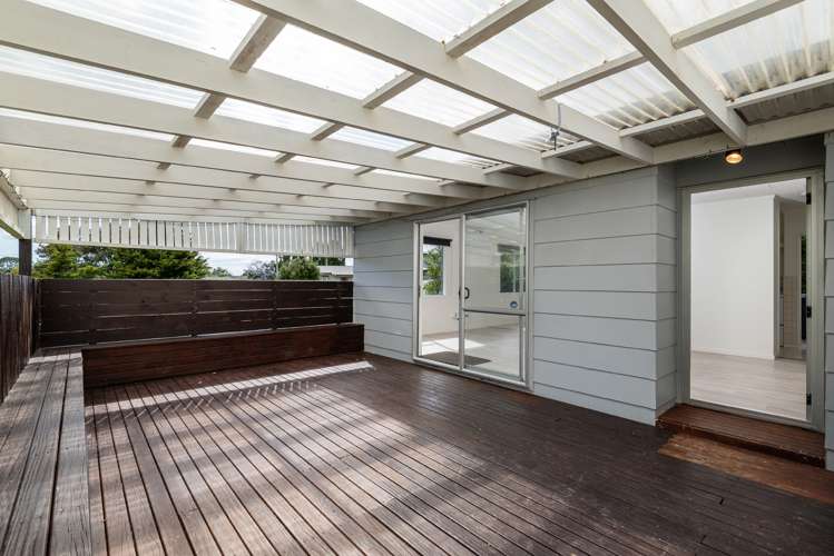 2/8 Helena Street Massey_12