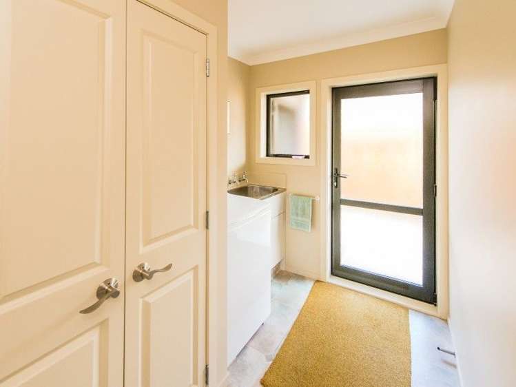 27 Gilligan Close College Estate_19