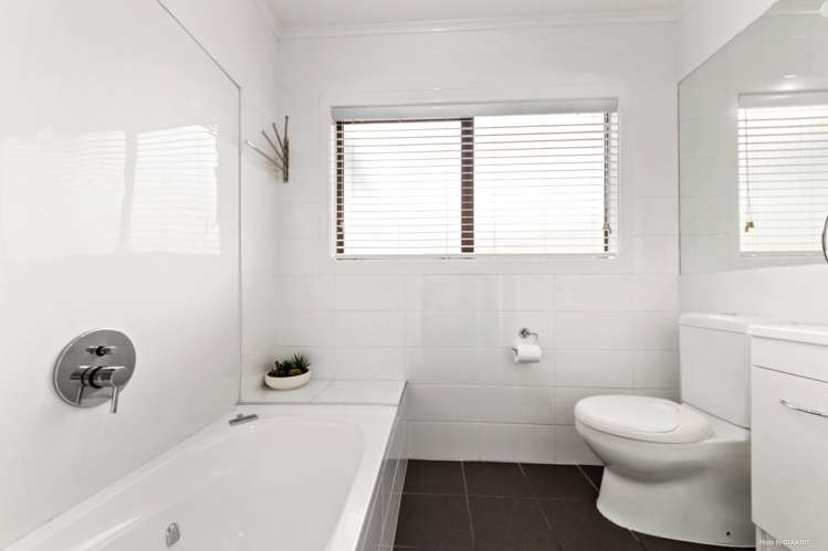 19 Napuka Road Henderson Valley_13