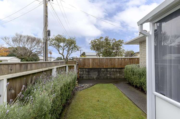 1/6 Hoyle Place Westown_21