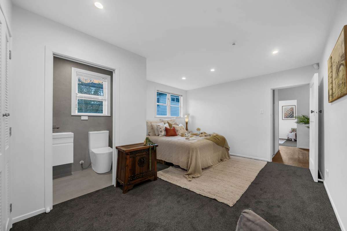 1/8 Hillsborough Road_2