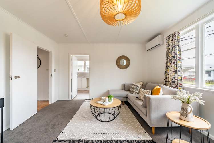 66 Strand Crescent Naenae_8