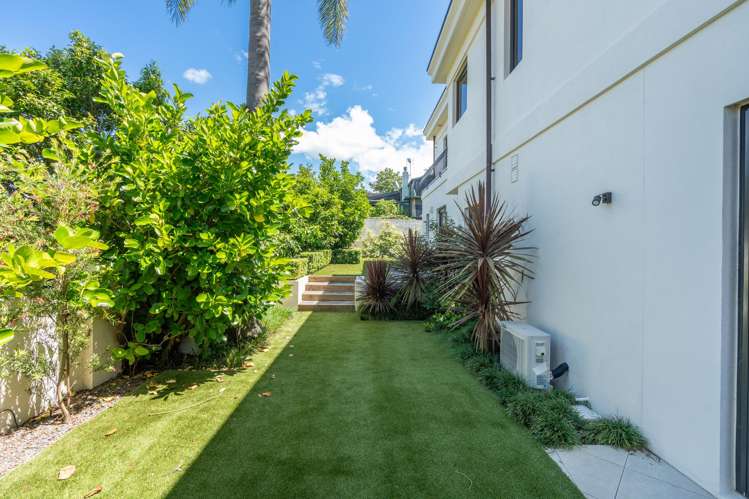 136 Lake Crescent Hamilton Lake_17