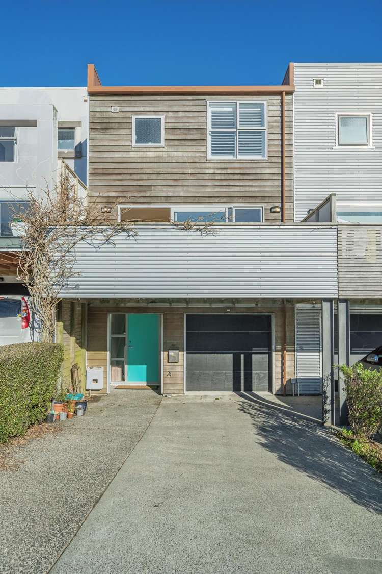 70 Saddleback Grove Karori_0