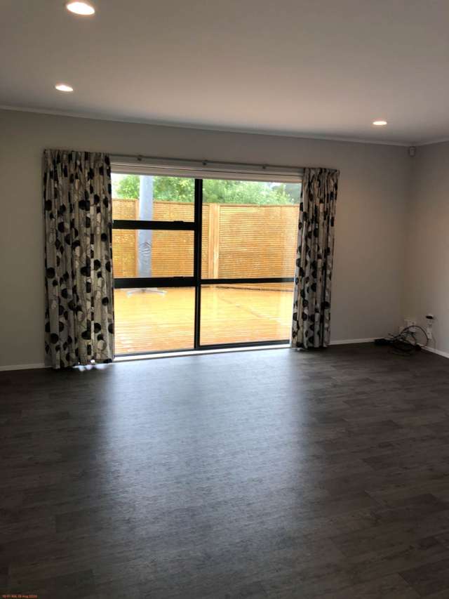 1/8 Lizzie Lane Clover Park_1