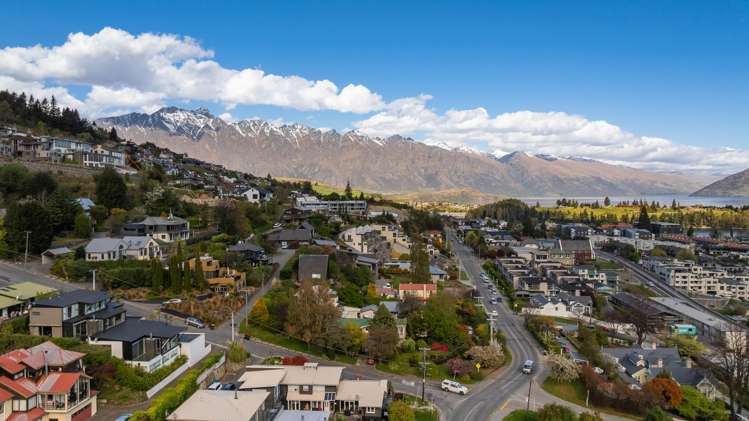 61 Hallenstein Street Queenstown_18