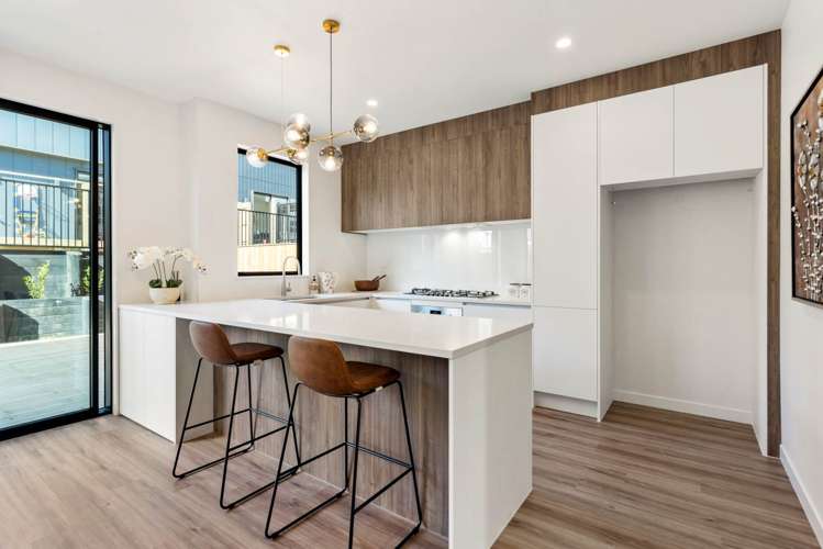 15 Bronzewater Drive Silverdale_3