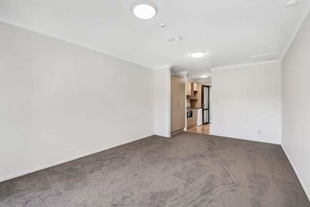 2b/25 Weranui Road Waiwera_4