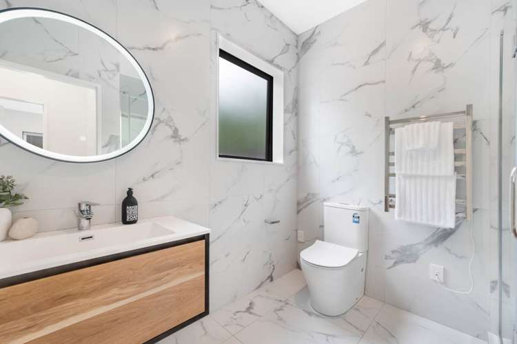 61 Seabrook Avenue New Lynn_12