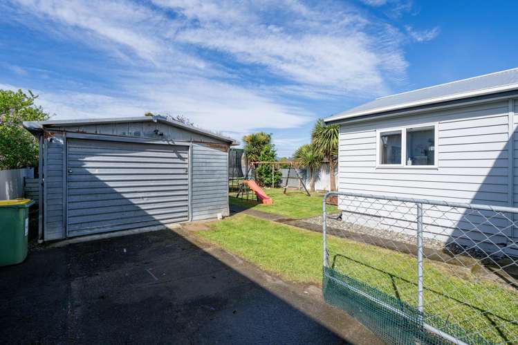 31 Lowe Street Avenal_24
