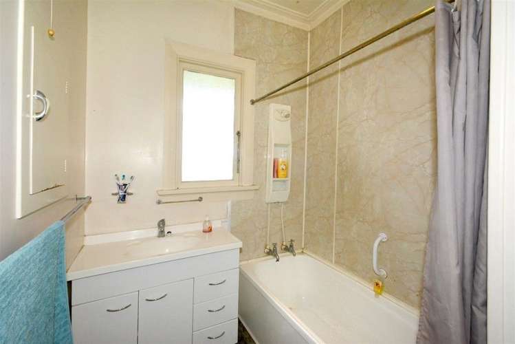 26 Shortland Street Caversham_13