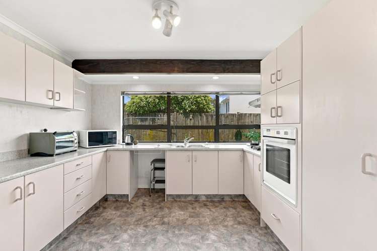 74B Surrey Road_1
