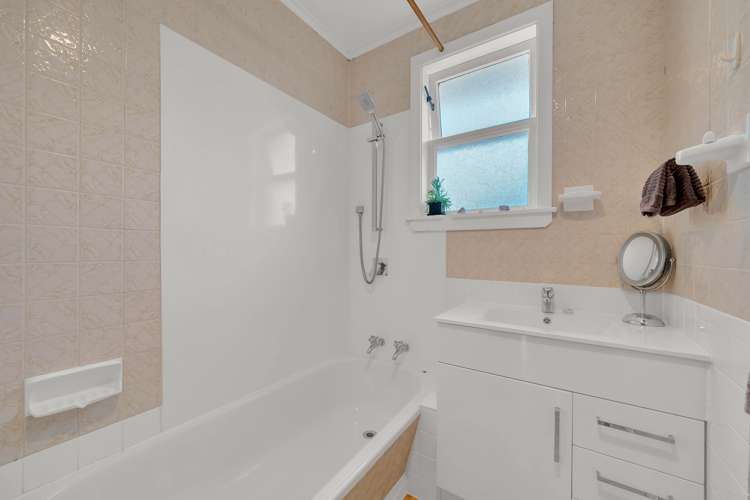 30 Weybridge Crescent Glen Innes_21