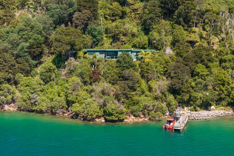 110 Lochmara Bay Marlborough Sounds_18