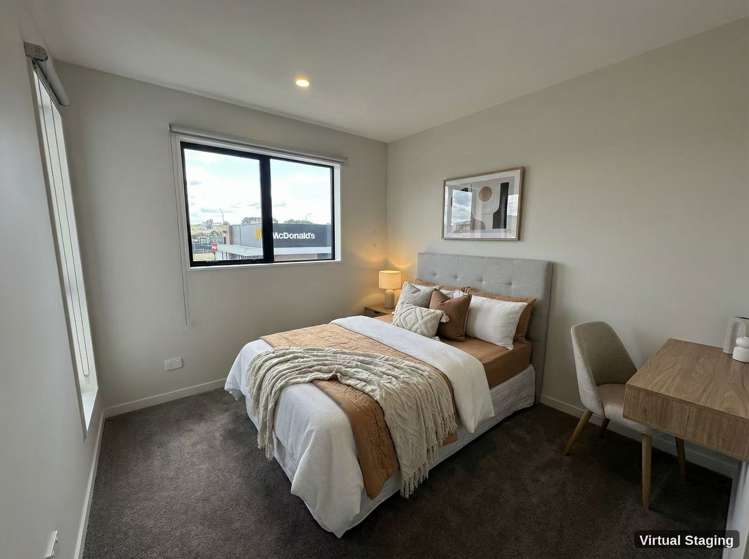 1/9 Bronzewater Drive Silverdale_7