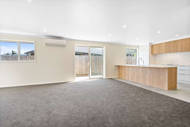 15 Ocean View Rise Ruakaka_3