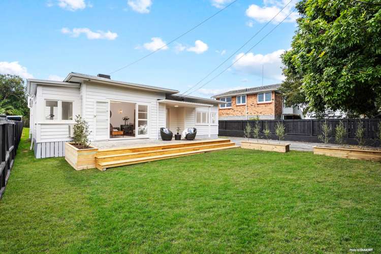 13 Preston Avenue Mt Albert_2