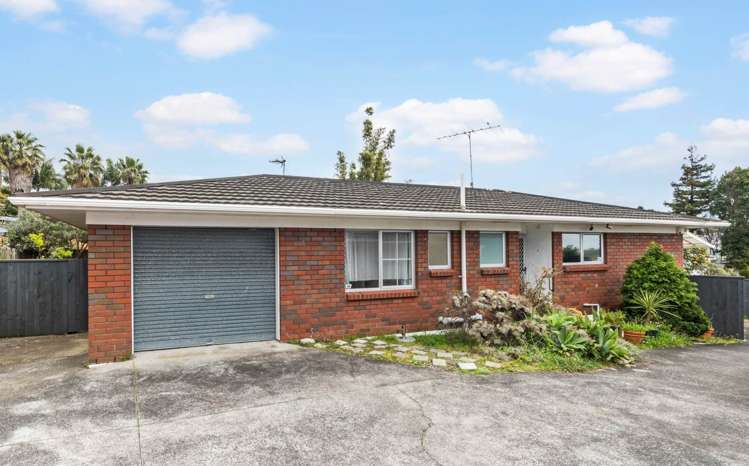 1/10 May Avenue Te Atatu South_0