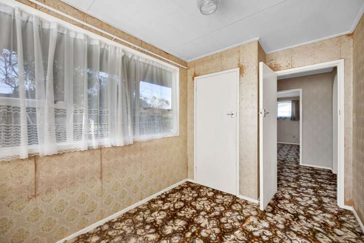 16 Old South Road Okato_10