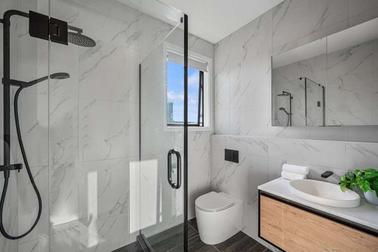 10/12 Burns Avenue Takapuna_16