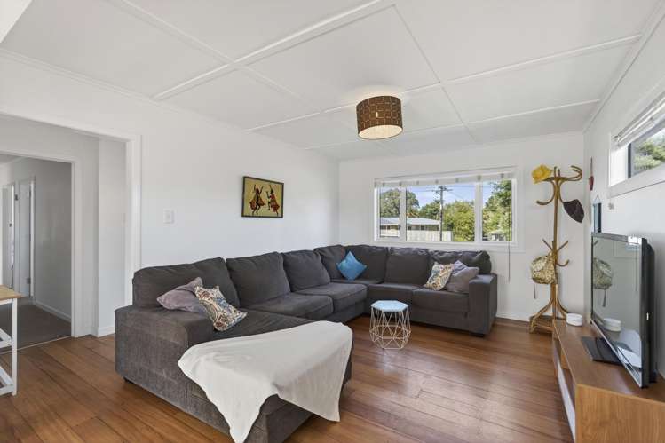 53 Cumming Street Okato_13