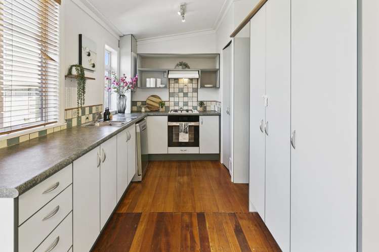 59 Queens Drive Lyall Bay_6