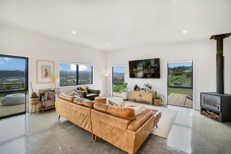 47 Percy Kinsman Crescent Riverstone Terraces_5