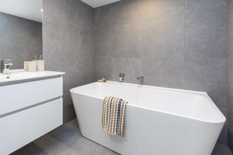 2/8 Ballance Street Waimairi Beach_13