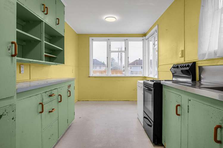 46 Pollen Crescent_4