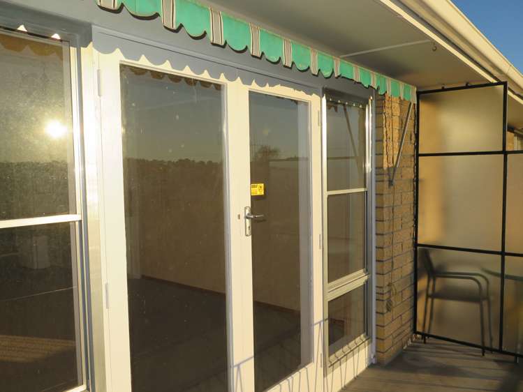 2/60 Selwyn Street Waimataitai_11