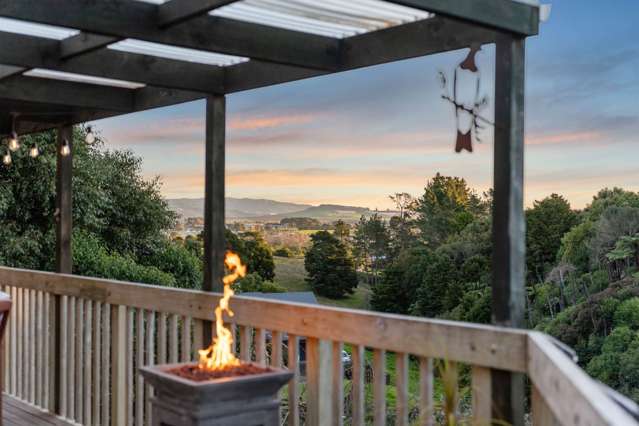 BUILT FOR SUNSETS DESIGNED FOR UNWINDING!