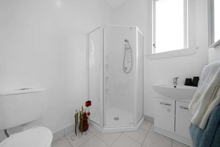 15A Somerset Road Mt Roskill_16