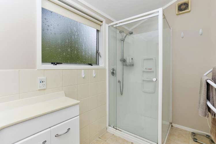 40 Longfellow Parade Glen Eden_10