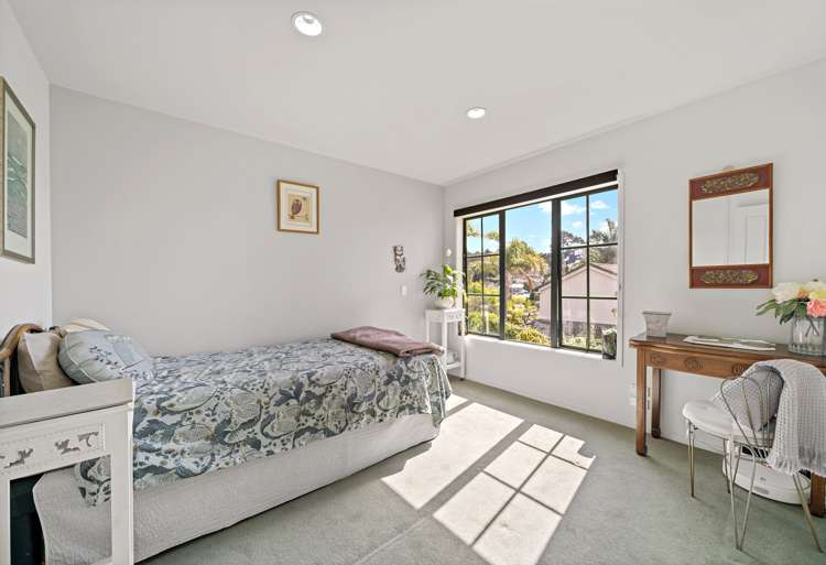 25 Ridge Valley Drive Browns Bay_12