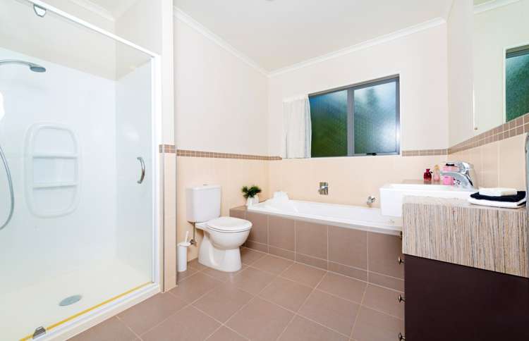 5 Woolaston Place Flat Bush_16