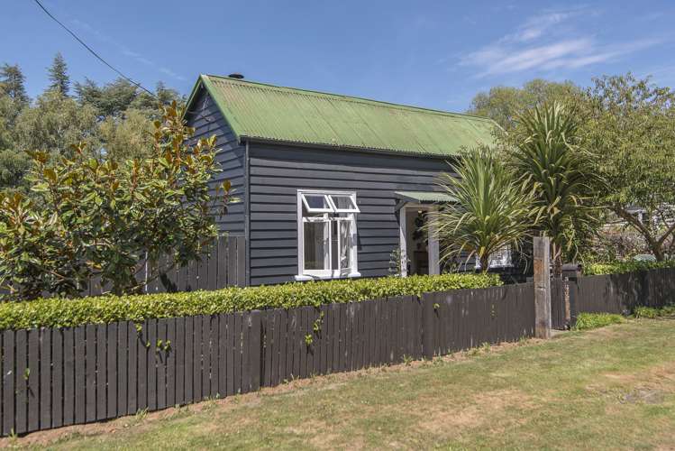 6 Railway Terrace Glentunnel_18