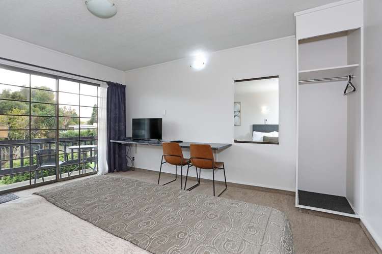 167 Fitzherbert Avenue West End_12