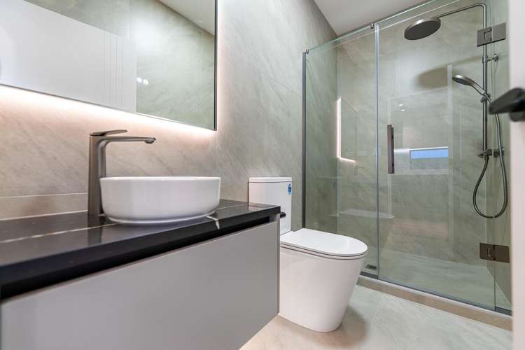 8 Paretao Street Massey_13