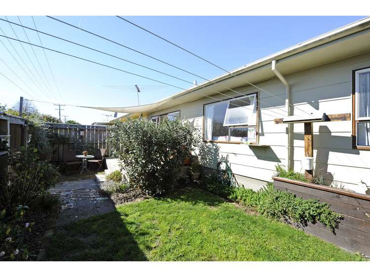 2/11 Lichfield Street Stoke_13