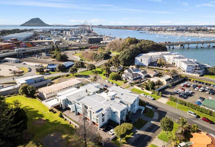 4/52 Cliff Road Tauranga Central_3