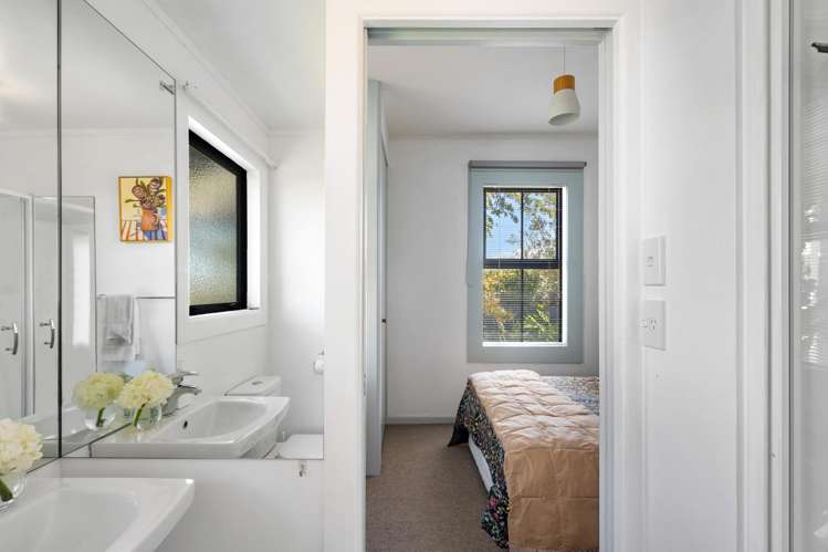 9 Allens Lane Clive_12