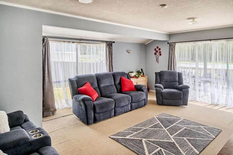 216 Sievers Grove Cannons Creek_7