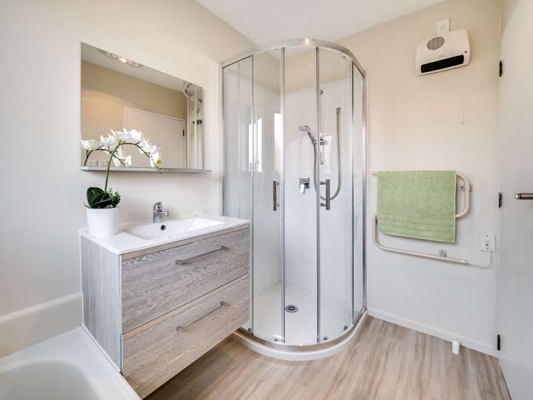 1/125 Prestons Road Redwood_12