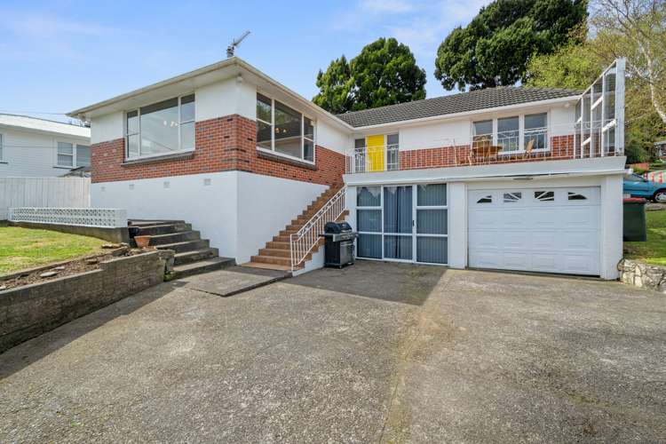 2 Isabel Grove Wainuiomata_13