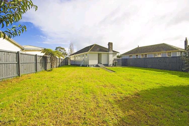 12 Crown Crescent Otara_7